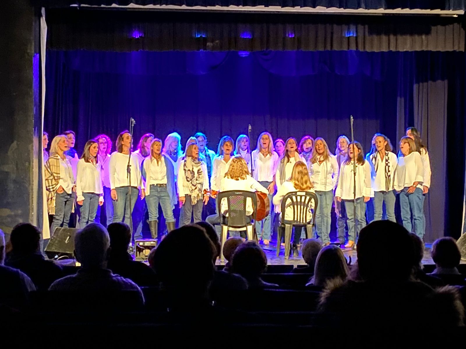 Encuentro a beneficio de coro y danza 