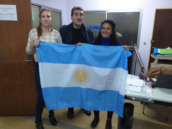 Entrega de bandera nacional