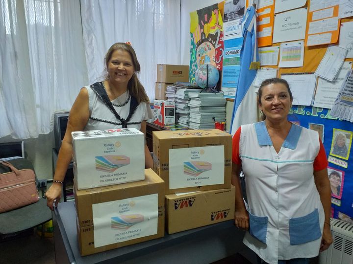 Entrega de útiles a escuelas quilmeñas