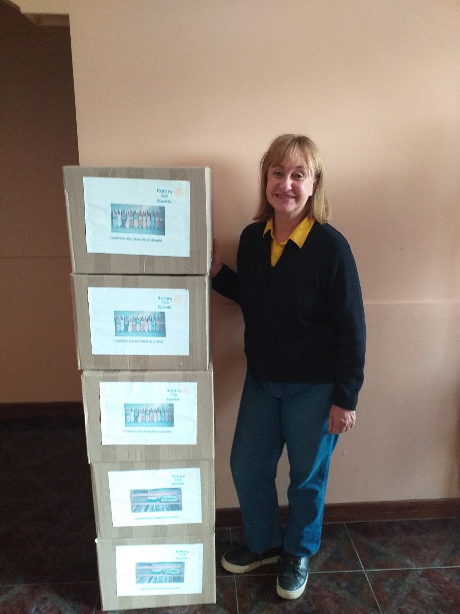 Donación de indumentaria a ONG de Quilmes