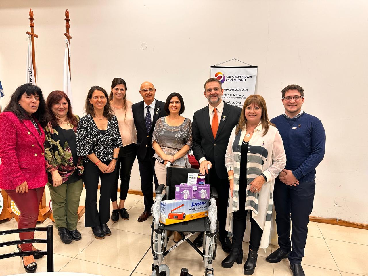 Entrega de equipo médico con Subvención Distrital