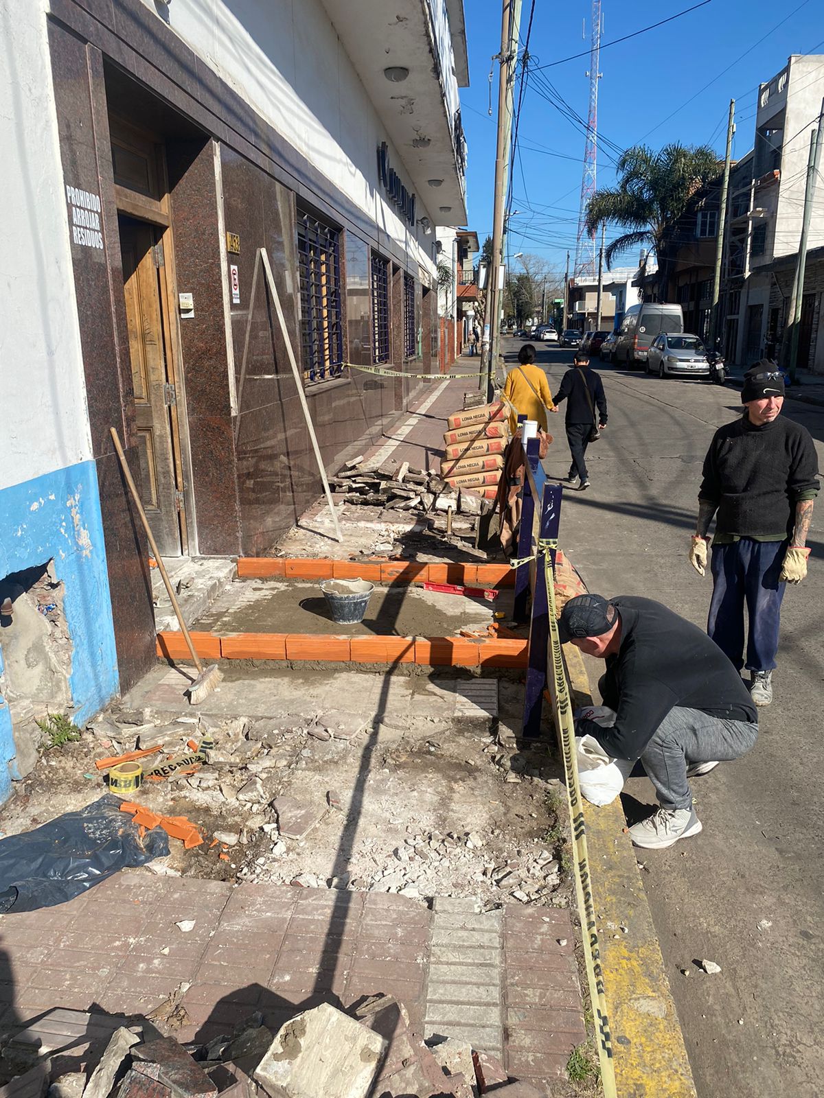 Construcción de rampa de acceso para club local