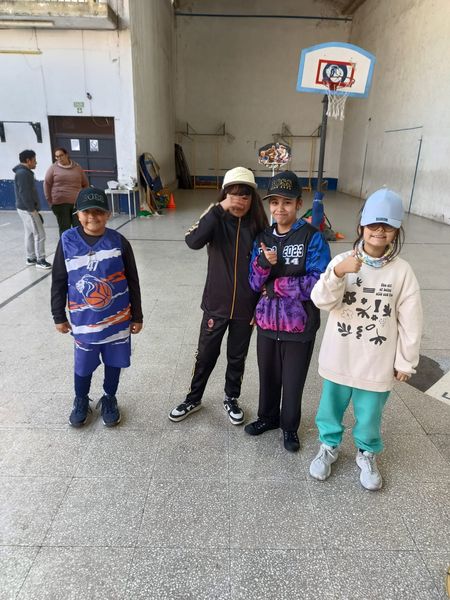 Apoyo al equipo de basquet infantil inclusivo de Ezpeleta