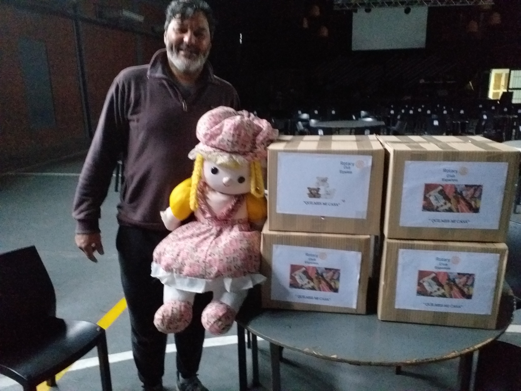 Fundación Hechos: juguetes y golosinas para el Día del Niño