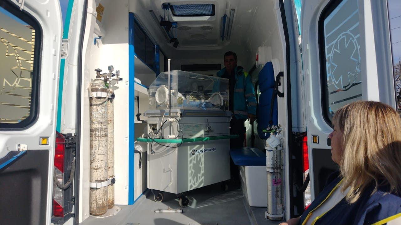 Incubadora para terapia de neonatología