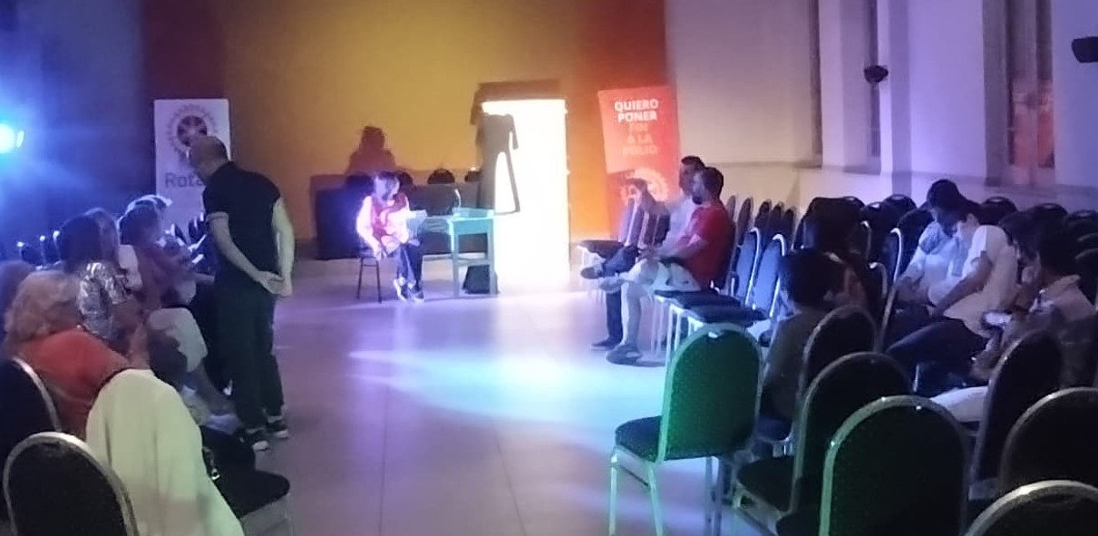 Obra de teatro para recaudación de PolioPlus