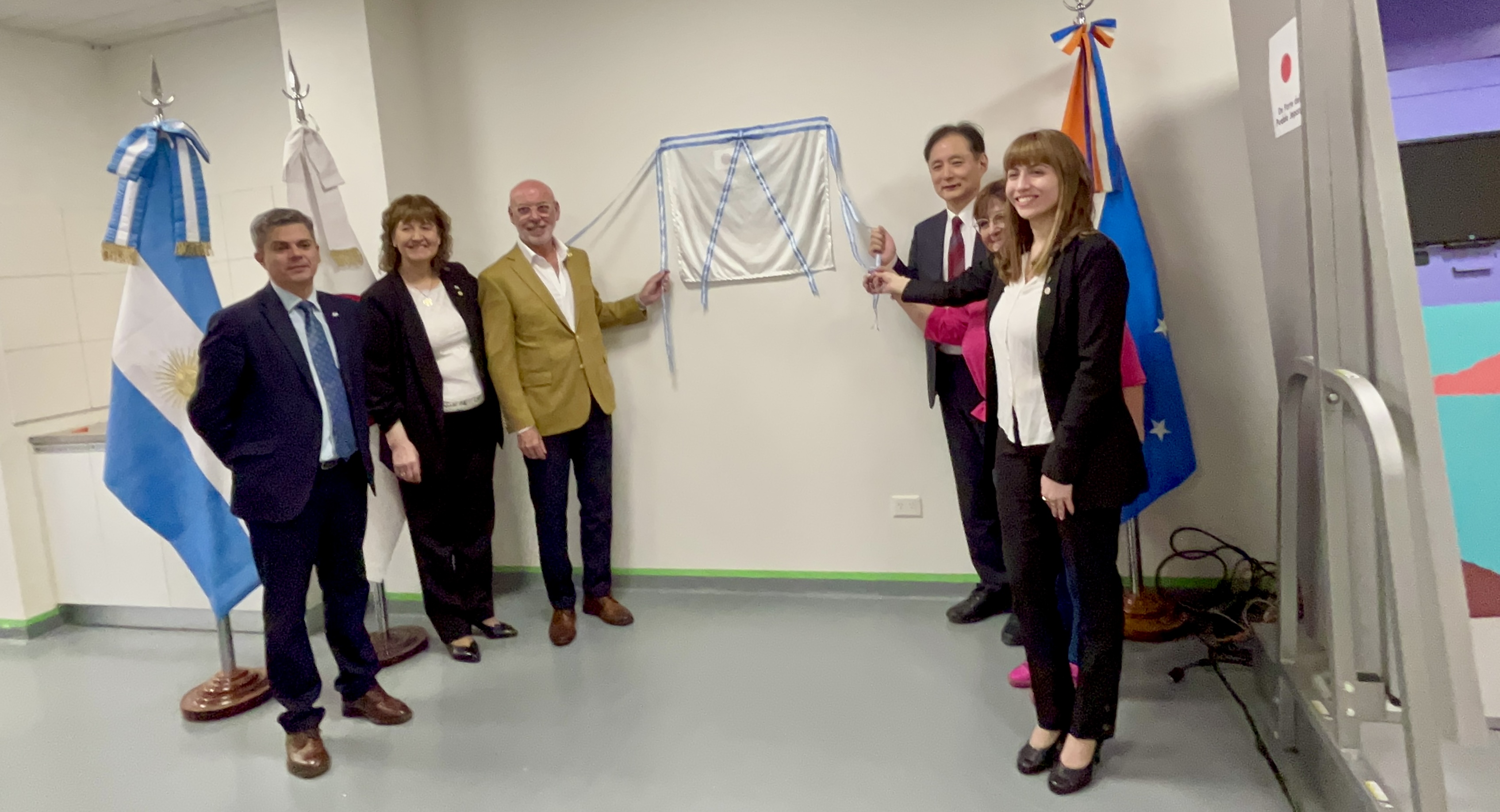 Importante colaboración de la Embajada de Japón con el Centro de Rehabilitación de Ushuaia