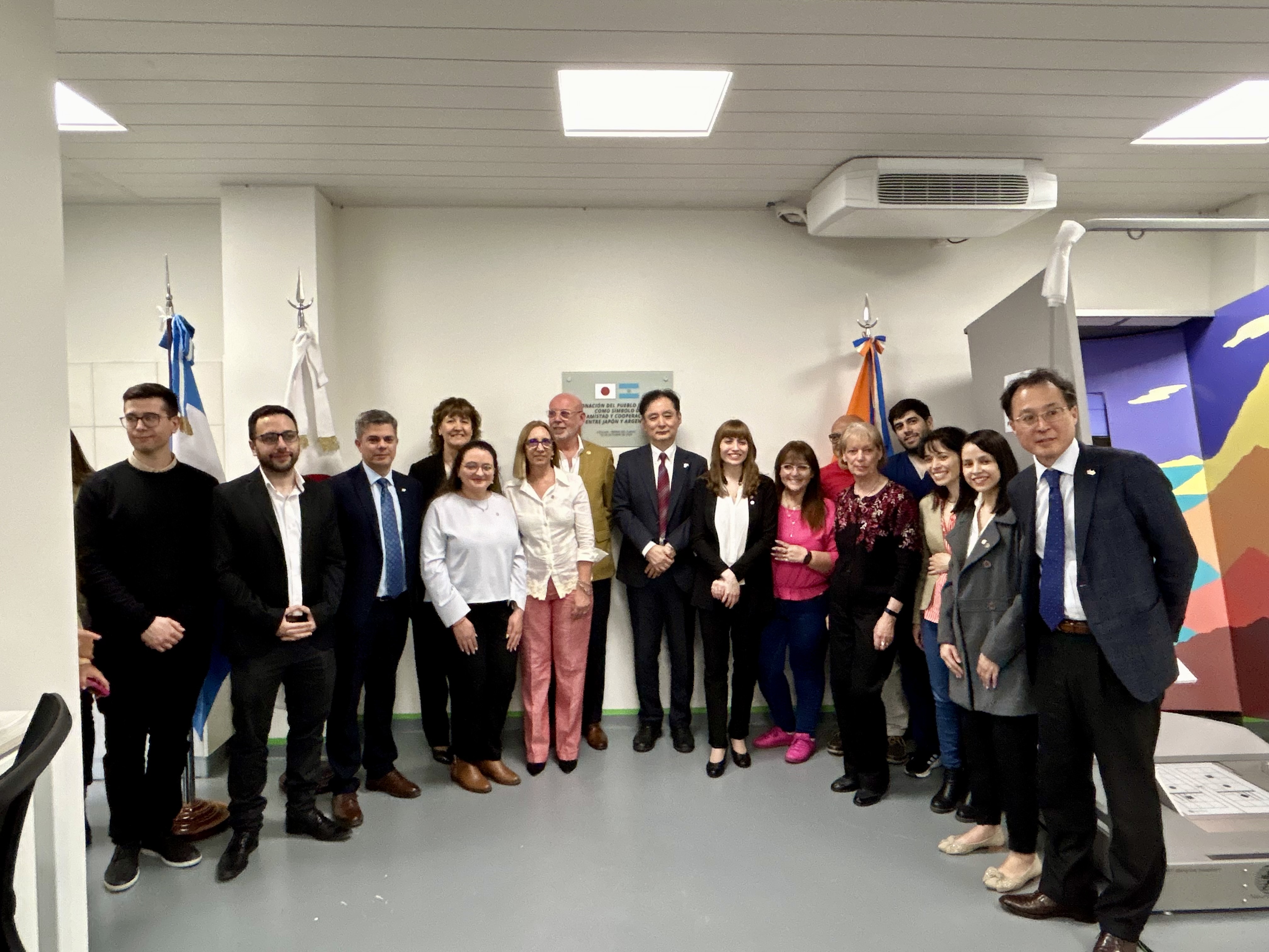 Importante colaboración de la Embajada de Japón con el Centro de Rehabilitación de Ushuaia