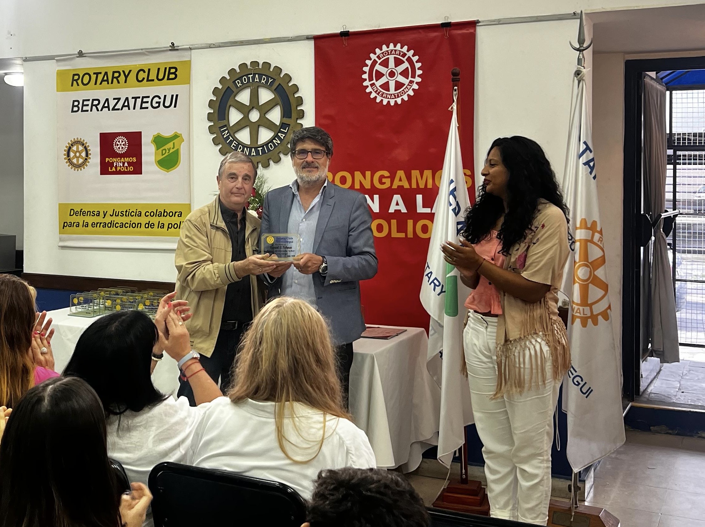 Distinciones a servidores públicos de nuestra comunidad