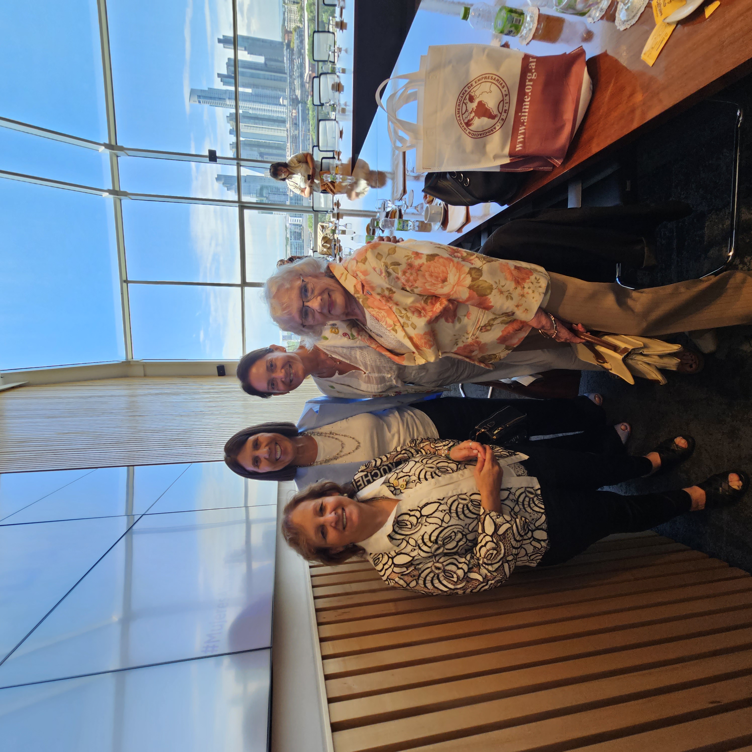 Participación en el evento de la Asociación Iberoamericana de Mujeres Empresarias