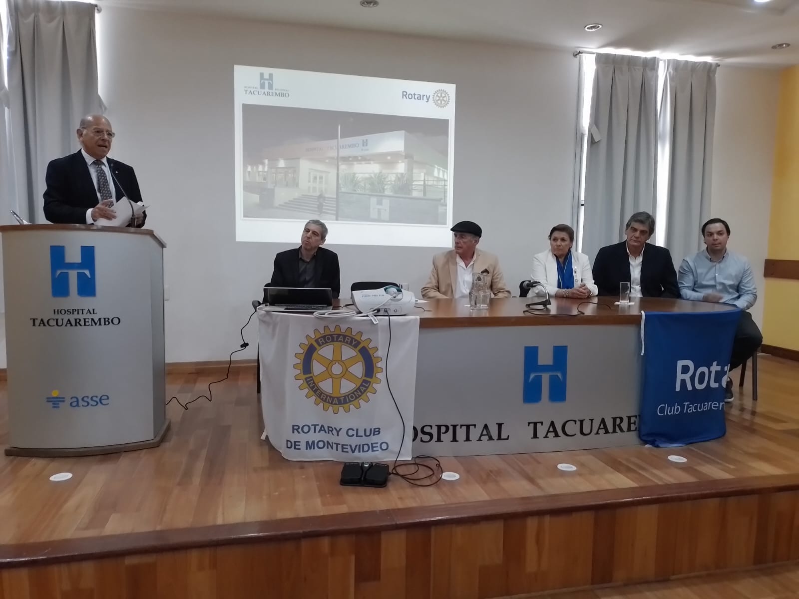 Cámara retiniana para el Hospital de Tacuarembó