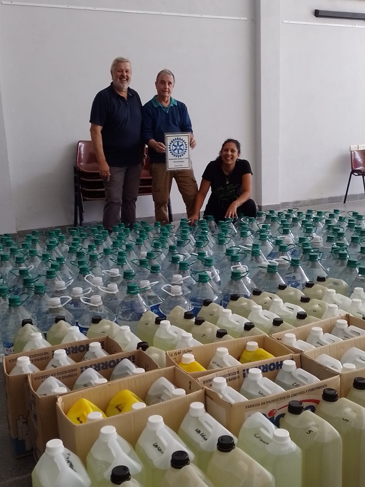 Colaboración con los afectados de Bahía Blanca y con el Distrito 4921