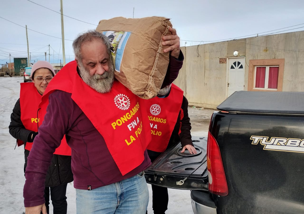 Donación de leche a comedor 
