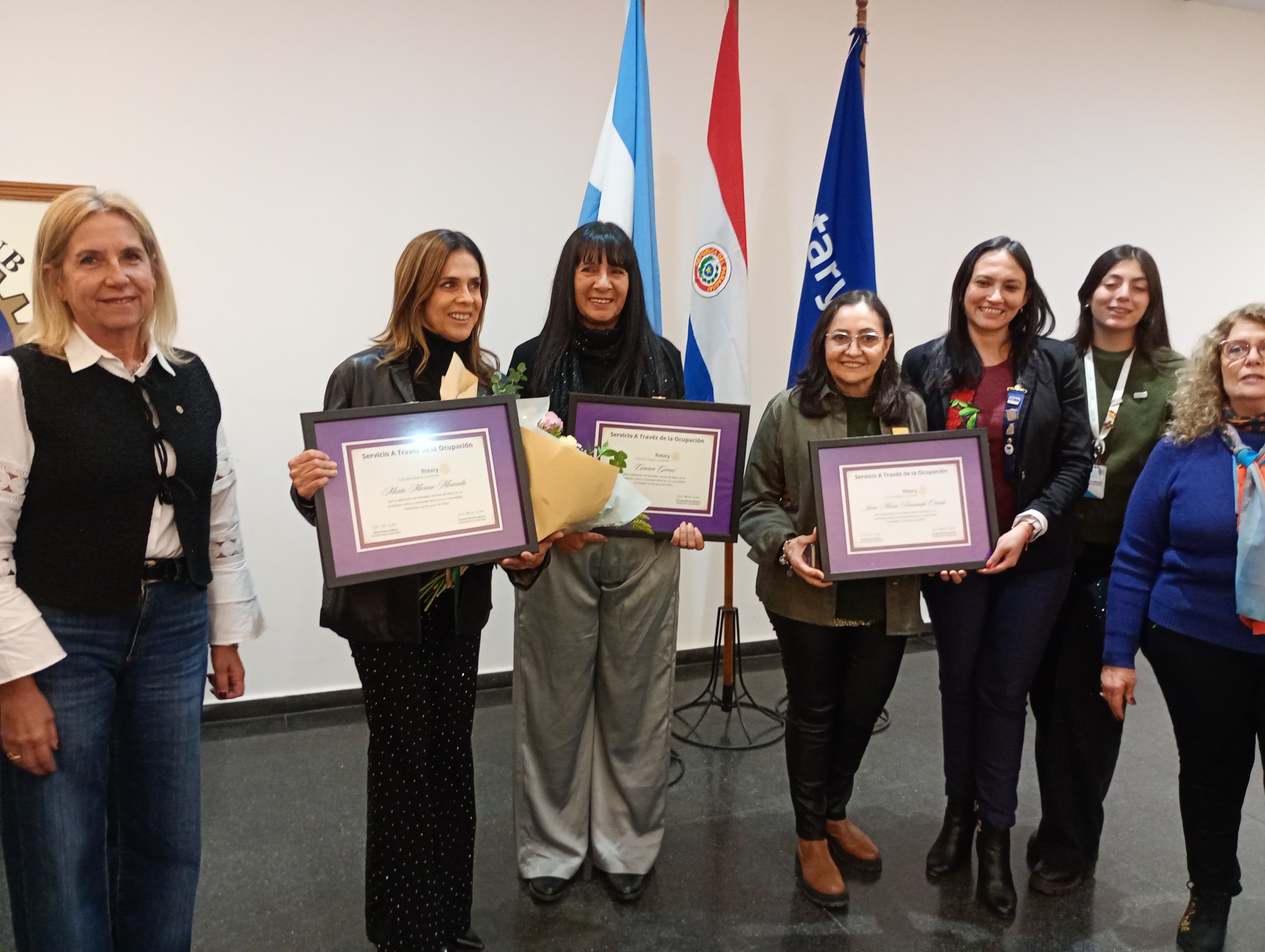 Rotary Club Río Paraná Corrientes entregó el reconocimiento SATO a tres mujeres destacadas por su servicio a la comunidad