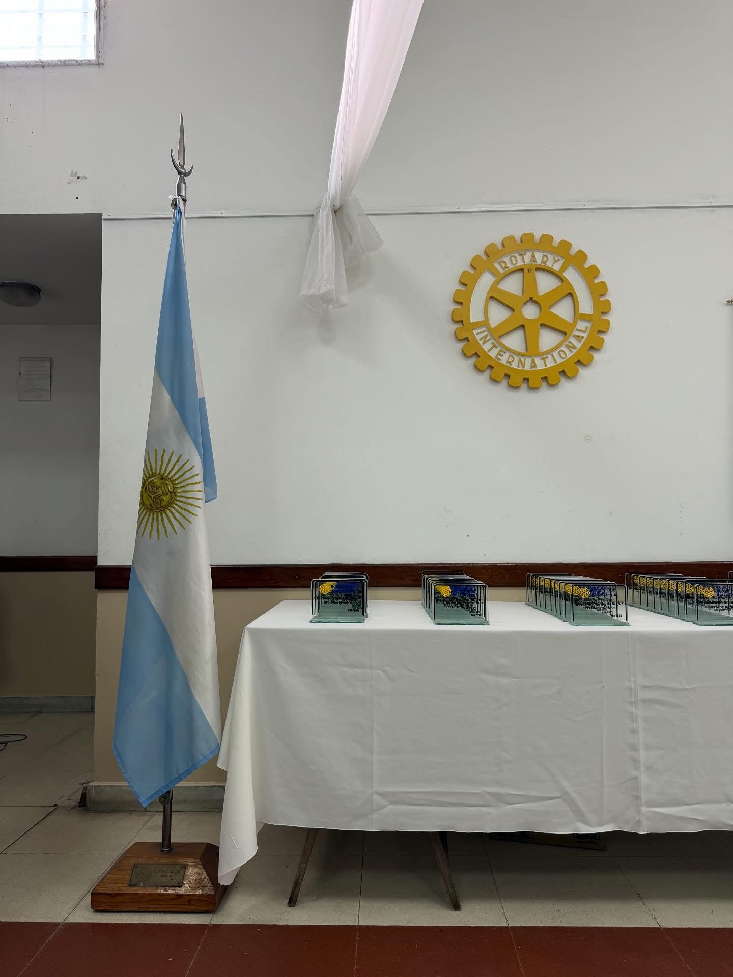 Distinción a servidores públicos de la comunidad