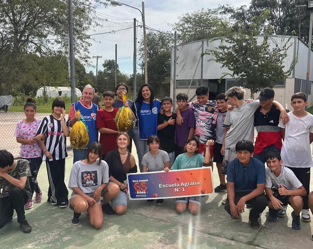 Huevos de Pascua para la Escuela Técnica n.º 1 de Berazategui