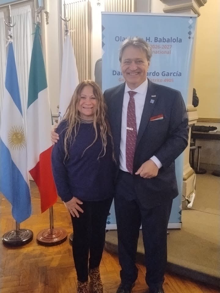ROTARY CLUB BERAZATEGUI- PRESENTE EN EL CAMBIO DISTRITO 4905