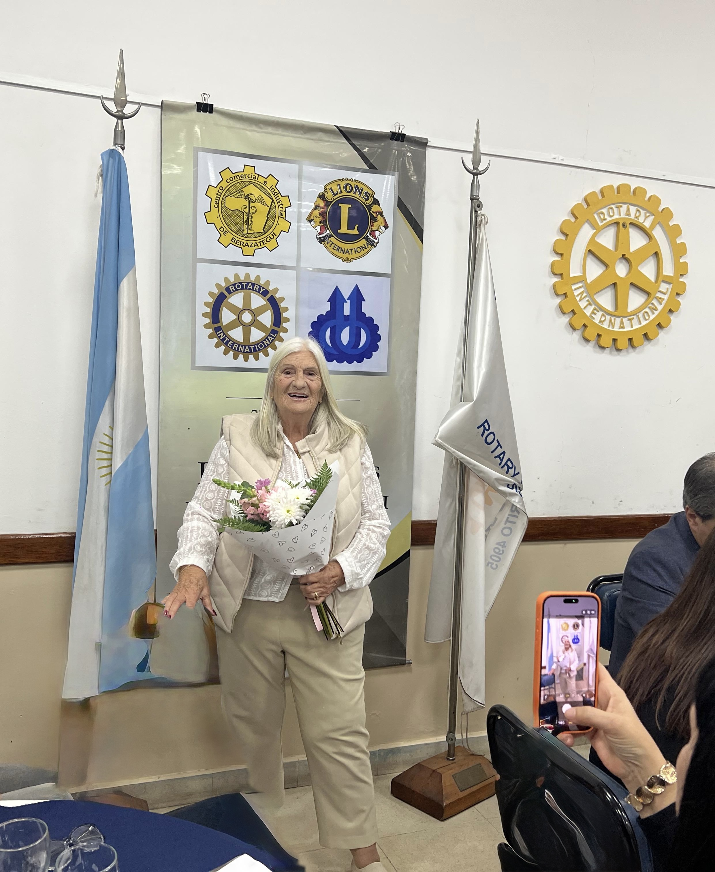 CAMBIO DE AUTORIDADES- RUEDA FEMENINA