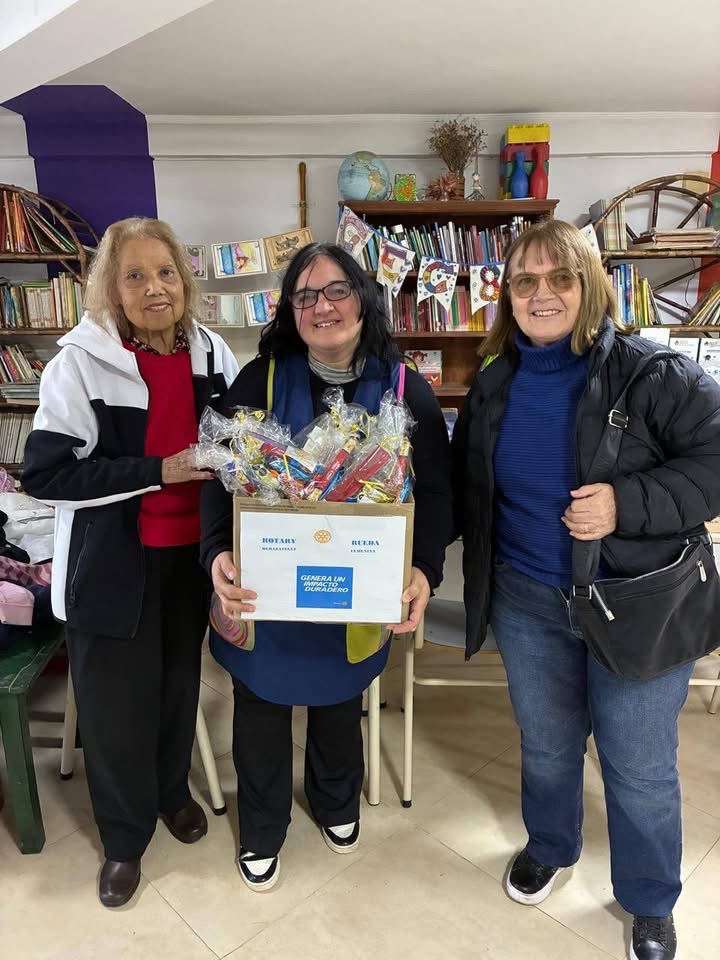 RUEDA FEMENINA- ENTREGA DE BOLSITAS DE GOLOSINAS CEC 801 Y 802