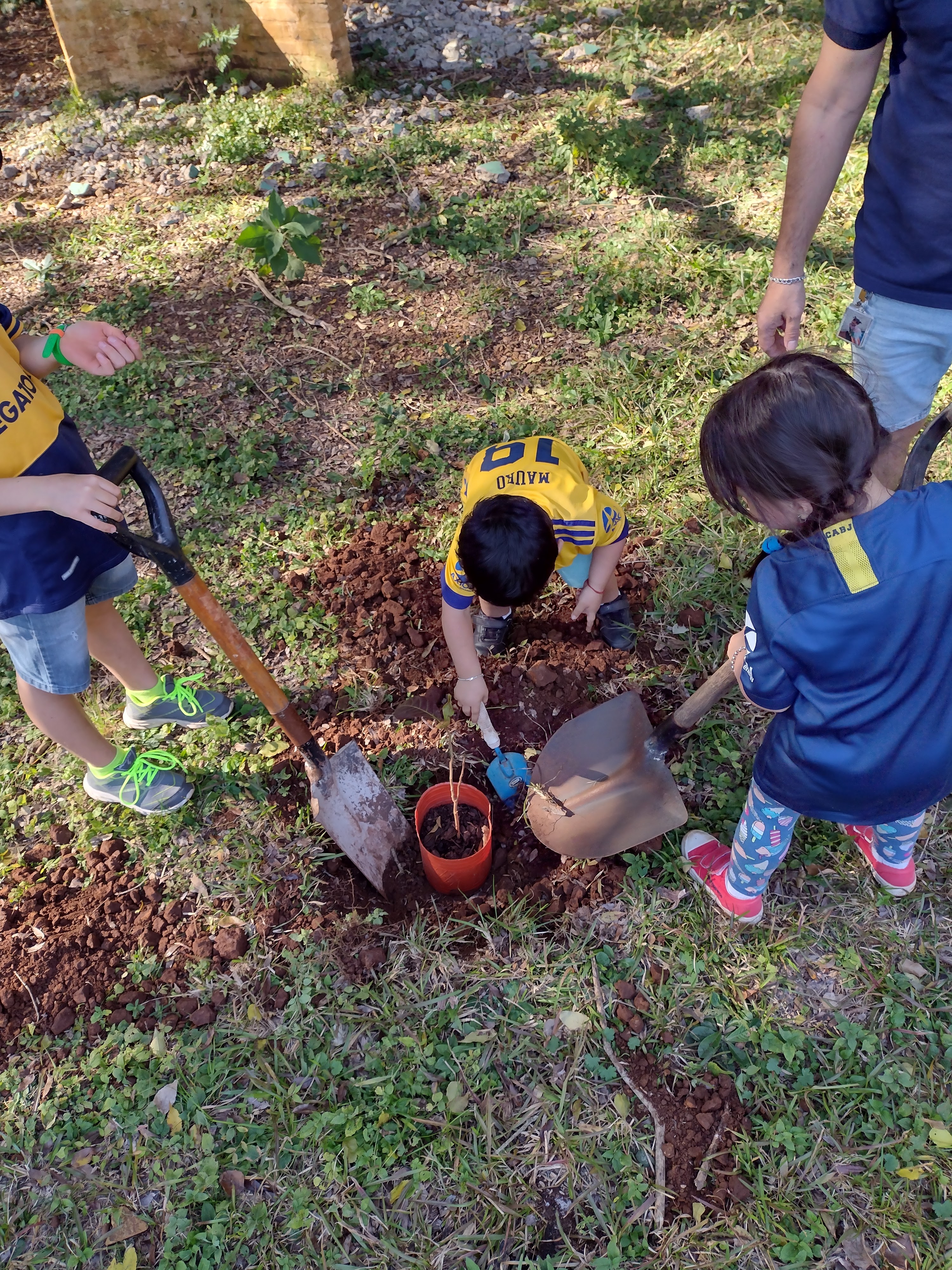 nuestros niños acompañan en las actividades