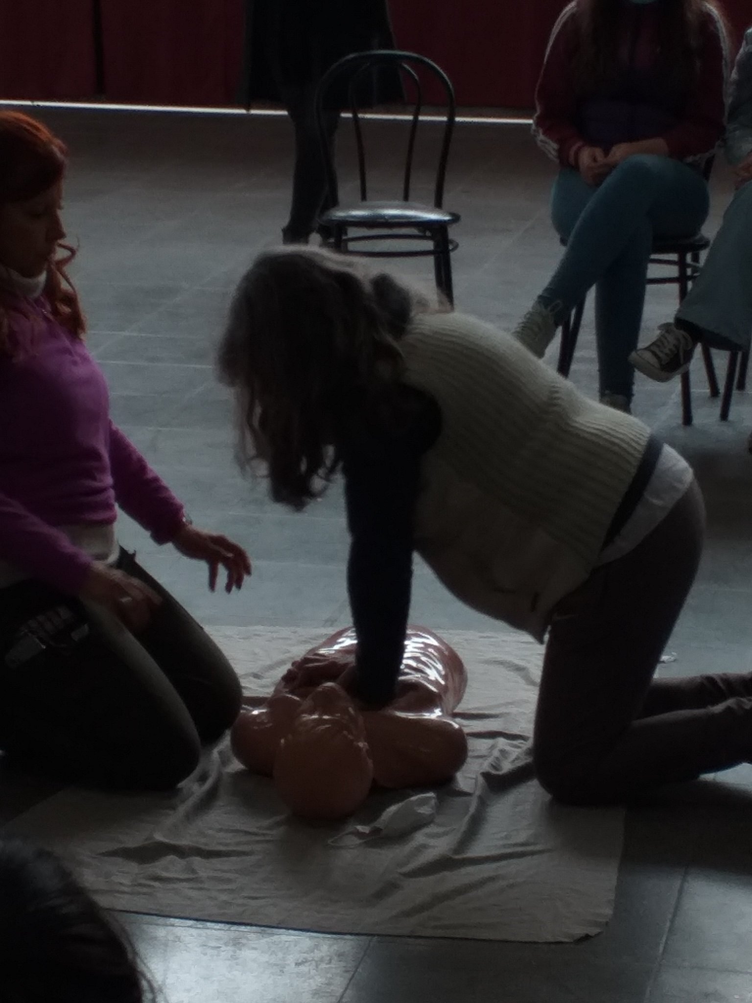 TALLER DE RCP EN ROTARY CLUB EZPELETA